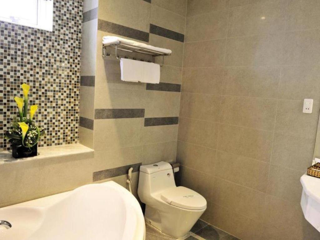 Khách sạn Phụng Hoàng