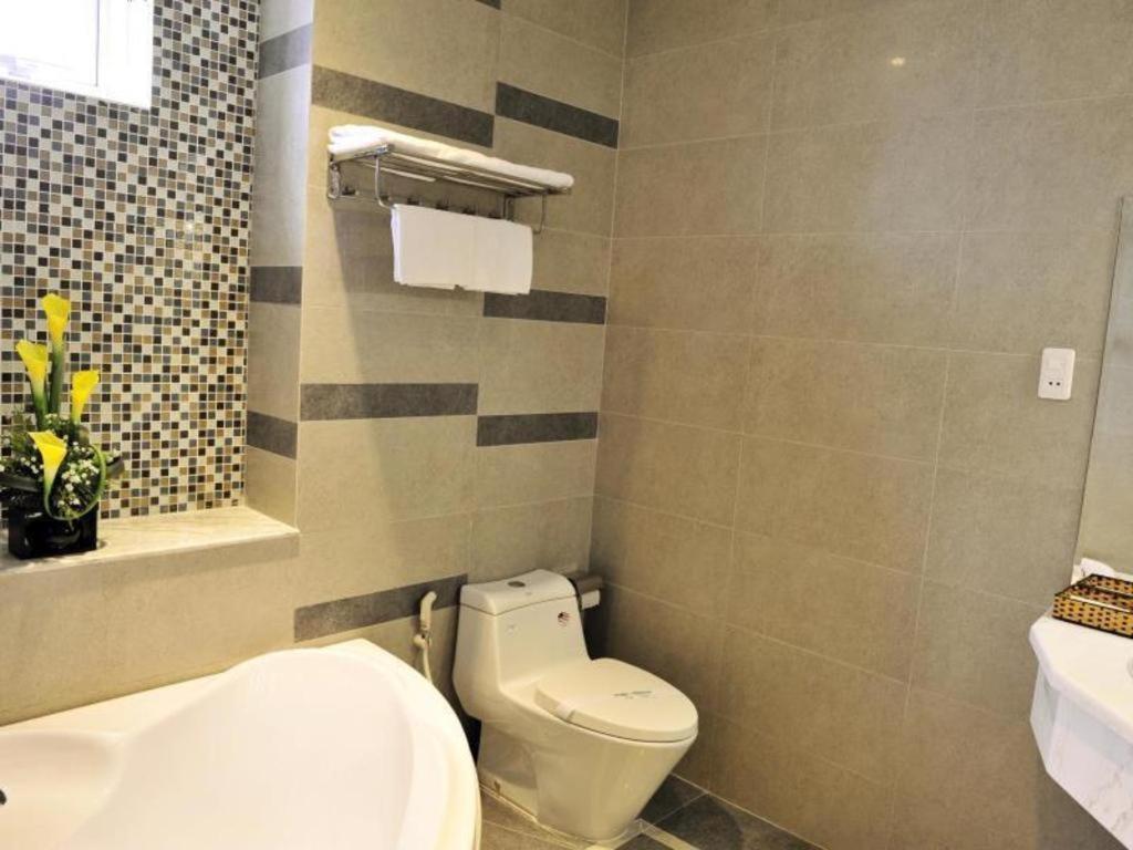 Khách sạn Phụng Hoàng