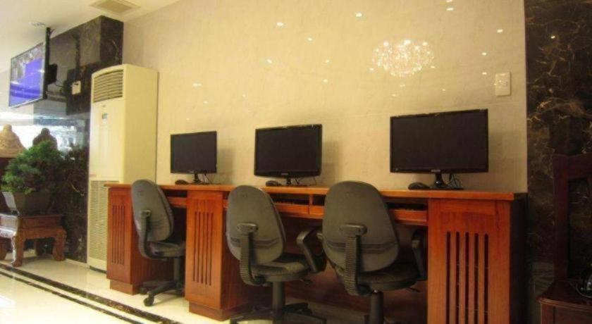 Khách sạn Phụng Hoàng