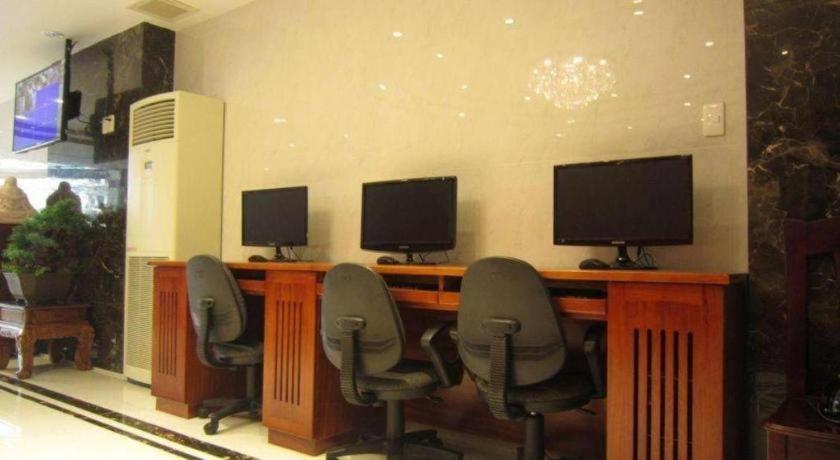 Phoenix Saigon Hotel 2*